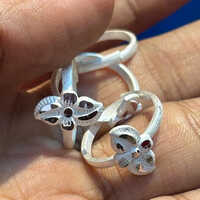 T Shape Bichhiya Silver T Shape Toe Ring - Gender: Women