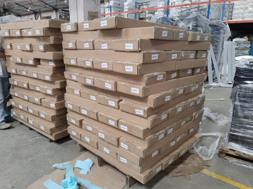 Snacks Display Stand - Capacity: 100 Kg