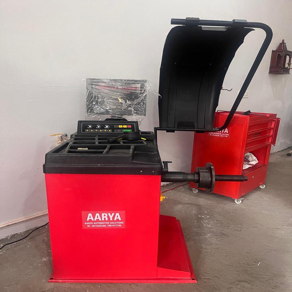 Car Wheel Balancing Machine - Precision Engineering | Automatic Calibration, User-friendly Interface, Compact Design, Enhanced Stability