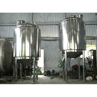 Reactor With Bottom Entry Agitator - Application: Storage Vessel