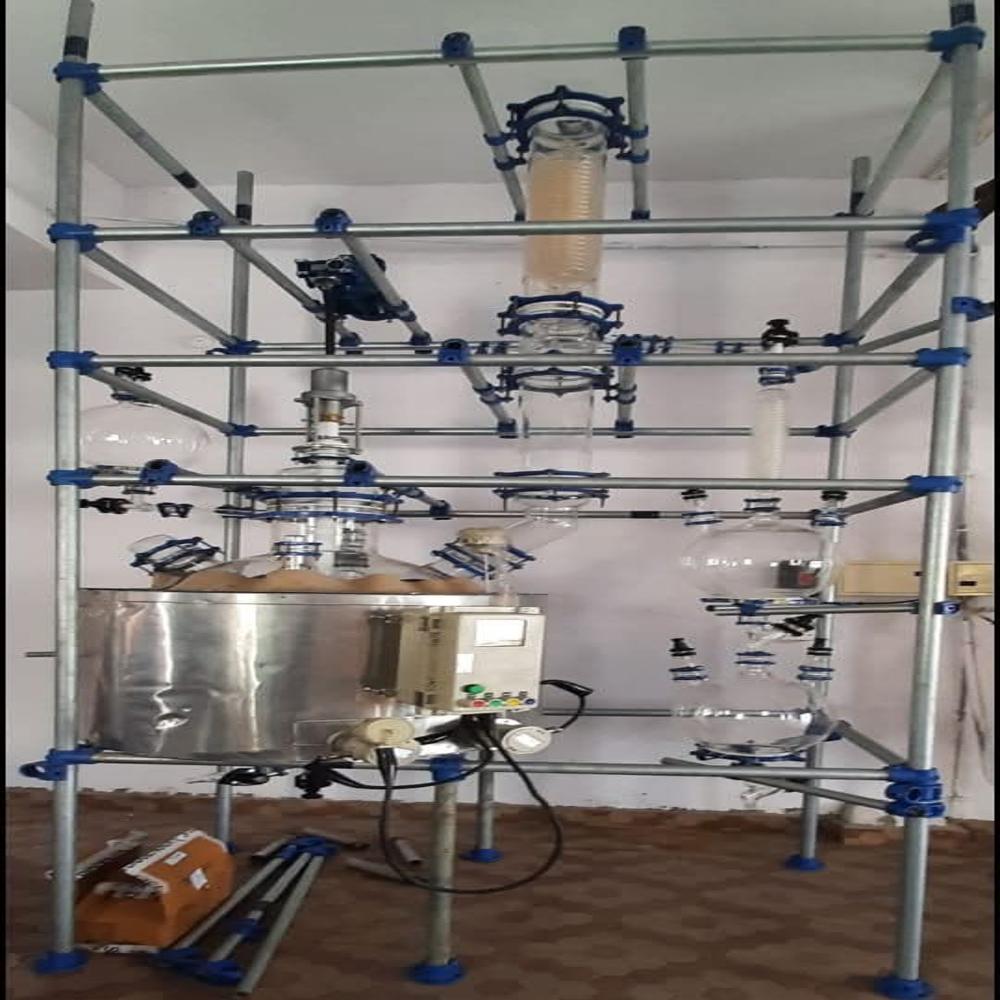 GLASS REACTION CUM FRACTIONAL DISTILLATION ASSEMBLY 