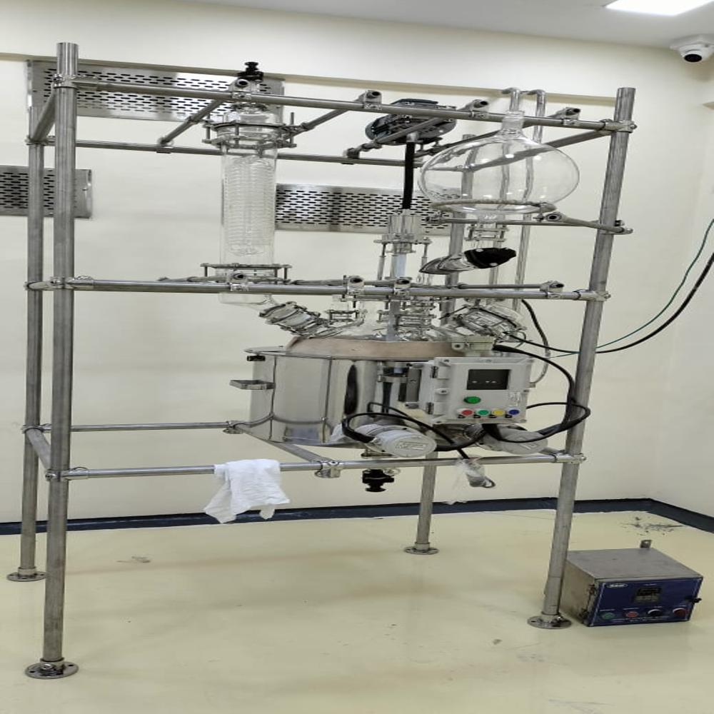 GLASS REACTION CUM FRACTIONAL DISTILLATION ASSEMBLY 