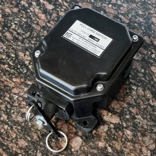 02 No + 02 Nc Contact Pull Cord Switch - Color: Black