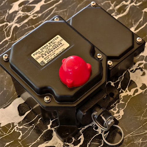 02 No + 02 Nc With Terminal Box And Lamp Pull Cord Switch - Color: Black