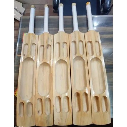 Hard Tennis Scoob Bat - Face Size: Approx. 5 A 6 Inches Wide