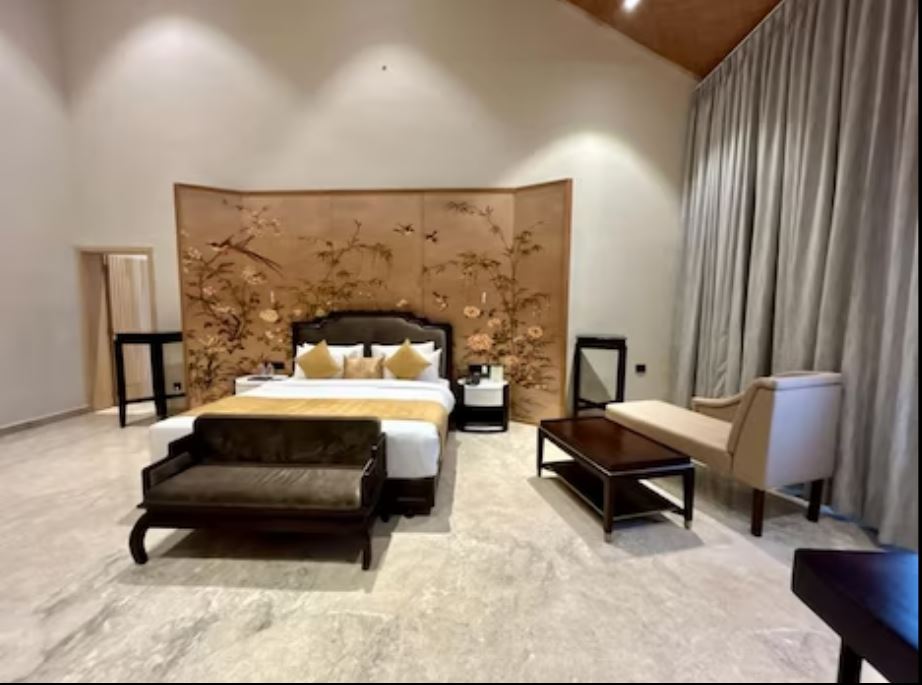 होटल बेडरूम सेटअप