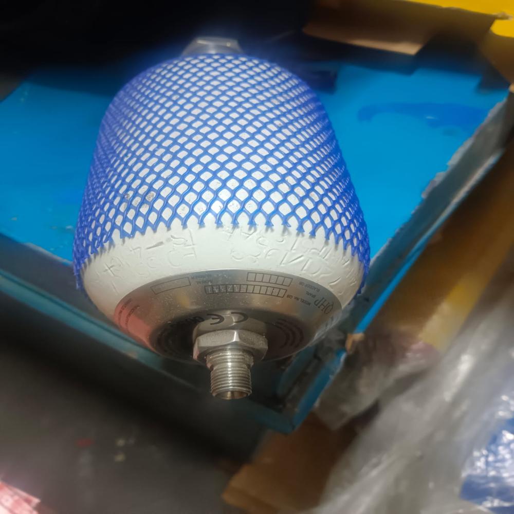 Bladder Type Accumulator - High-tensile Steel, 5 Litre Size, White Color | Manual Power Source, 1-year Warranty, Reliable Industrial Use