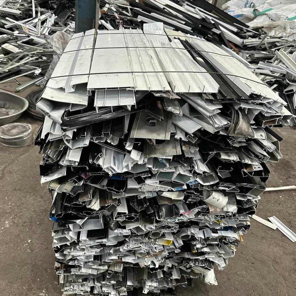 6063 Aluminium Extrusion Scrap - Color: Silver