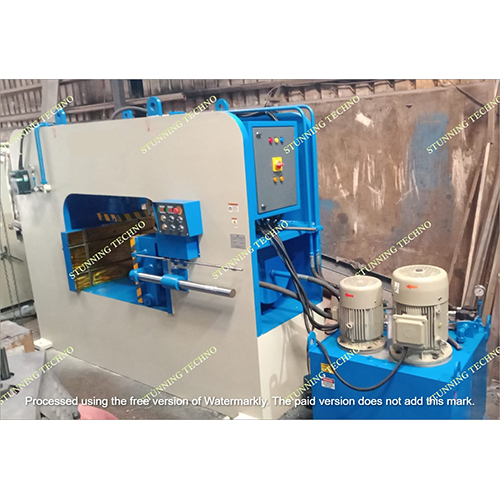 Horizontal And Vertical Hydraulic Press. - Color: Blue
