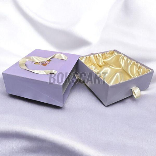 Satin Insert Rigid Box With Ribbon Handle Collapsible Gift Box Packaging - Coating Type: Customized