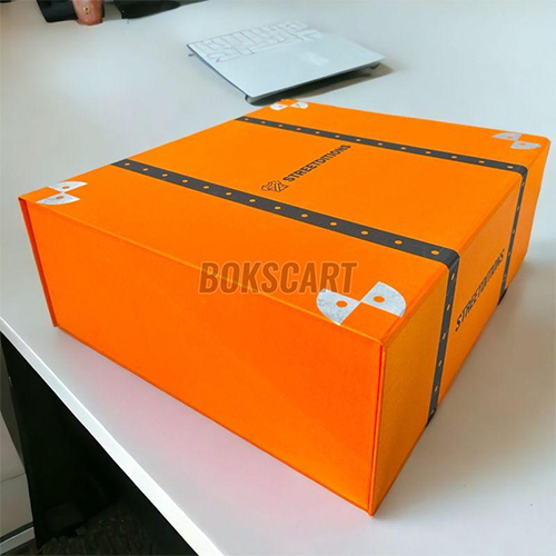 Magnetic Flap Box with Crest Print