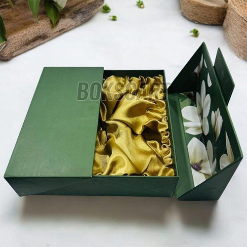 Center Opening With Satin Cloth Insert Green Rigid Box - Coating Type: Customized