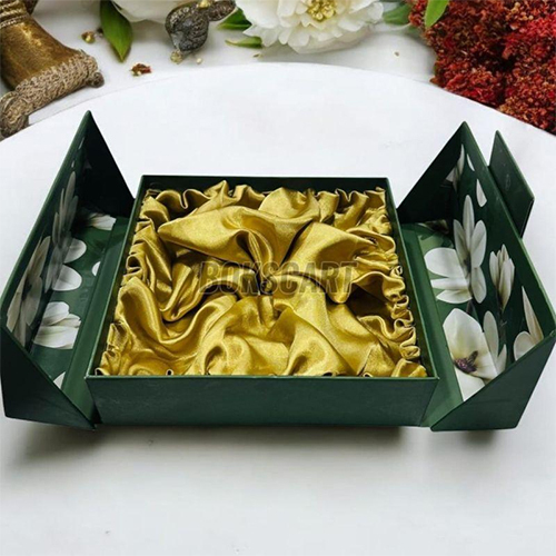 Center Opening With Satin Cloth Insert Green Rigid Box - Coating Type: Customized