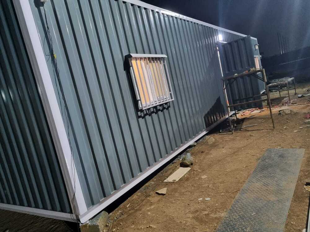 PORTABLE CABINS