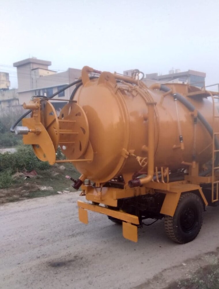 Yellow Portable Sewer Super Suction Cum Jetting Machine