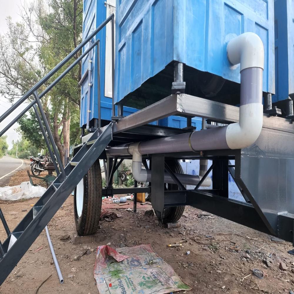 FRP MOVABLE PORTABLE TOILET