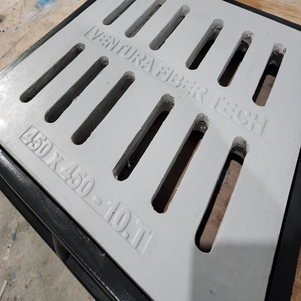 Frp Water Gully Cover - Frp Material, 5mm Base Dimension, 30kg Weight, 5 Tonne Load Capacity | Galvanized Coating, Drainage Application