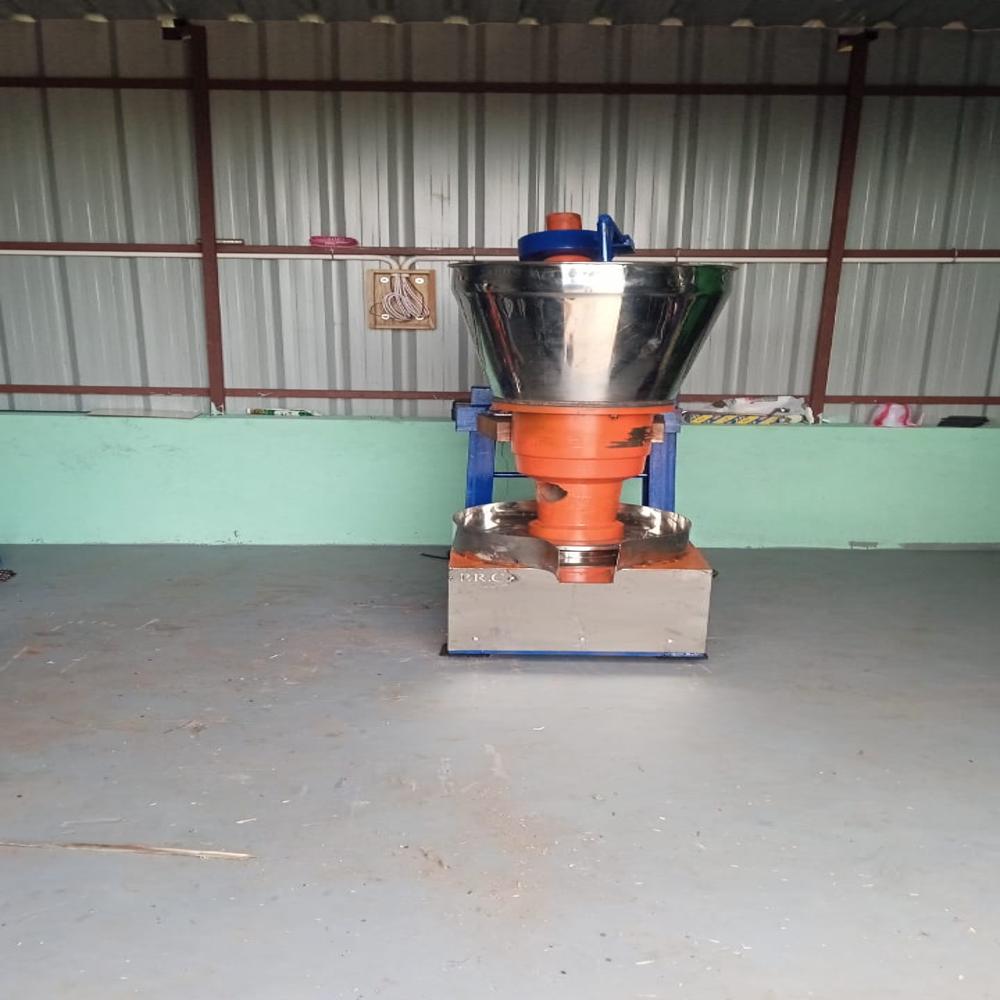 Marachekku Oil Machine - Stainless Steel, Semi-automatic, 500 Ltr/hr Capacity, Orange Color, Human Machine Interface Control System