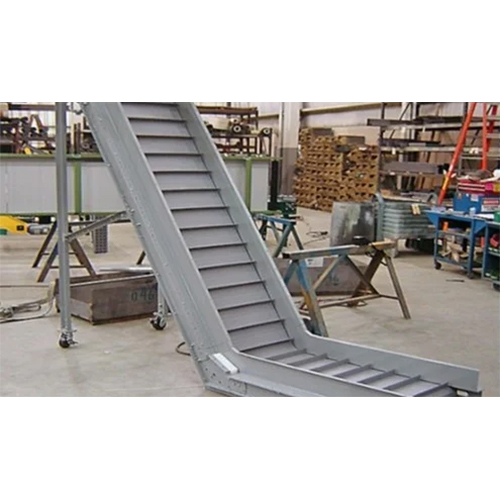 Modular Cleated Conveyor Belt System