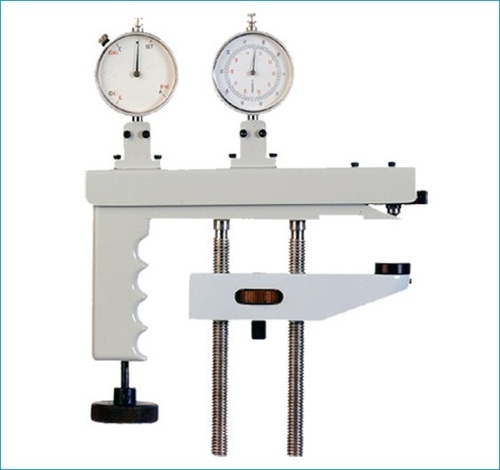 Portable Hardness Tester - Mild Steel, Maximum Test Height 110mm, Throat Capacity 55mm | Industrial Application, Lightweight 1.75 Kg, Versatile Use for Complex Parts