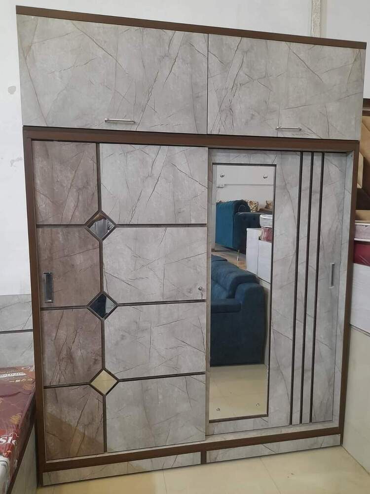 स्लाइडिंग वार्डरोब्स