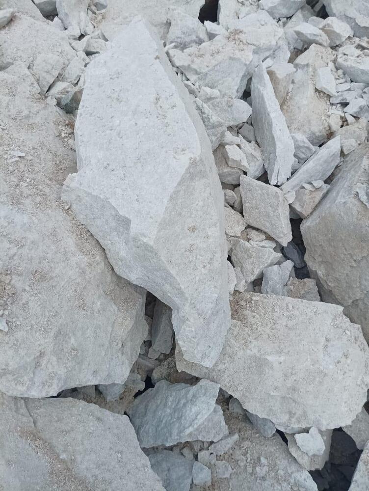 Sodium Feldspar Lumps - Application: Ceramics