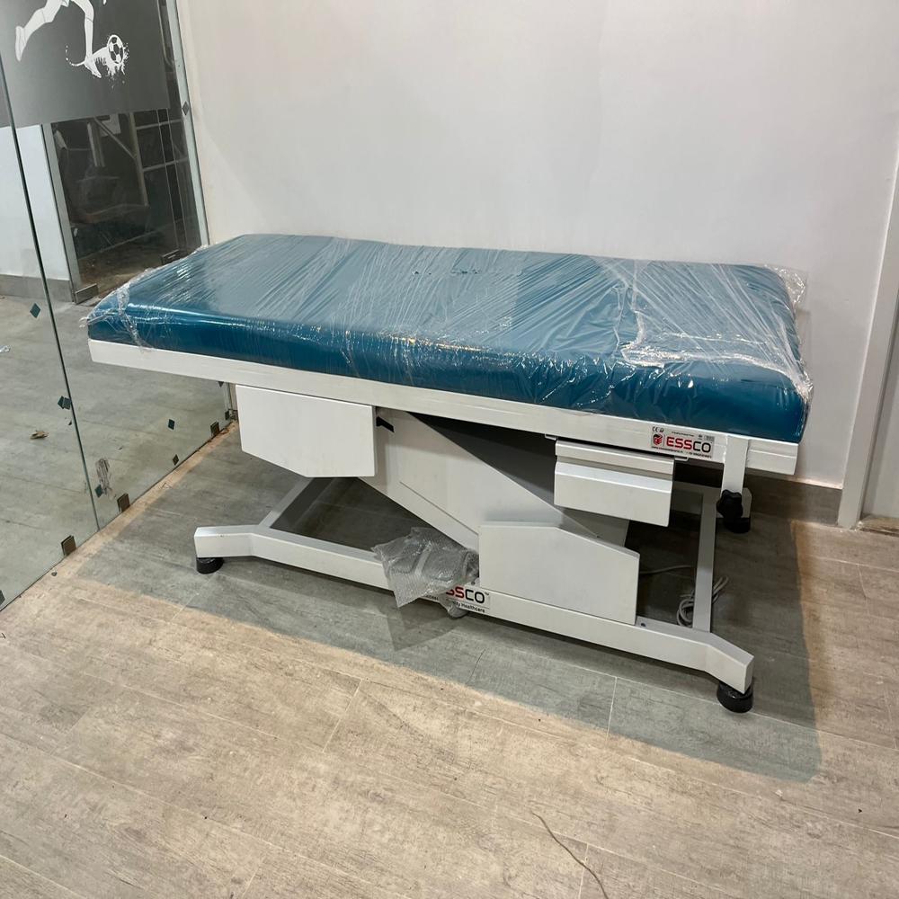 Treatment table electric