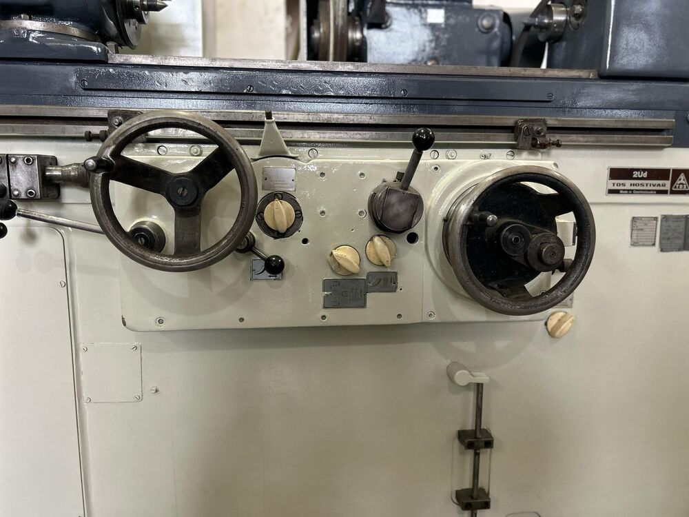 TOS Cylindrical Grinder Machine