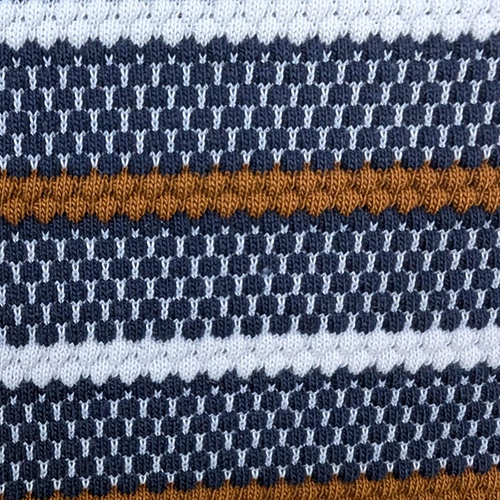 परिधान के लिए धागा रंगे कपड़े