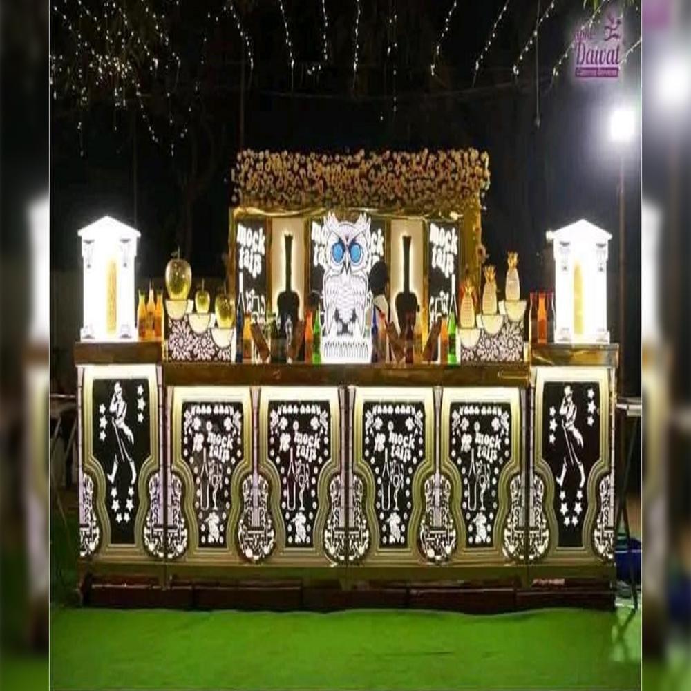 Mirror and gold buffet table