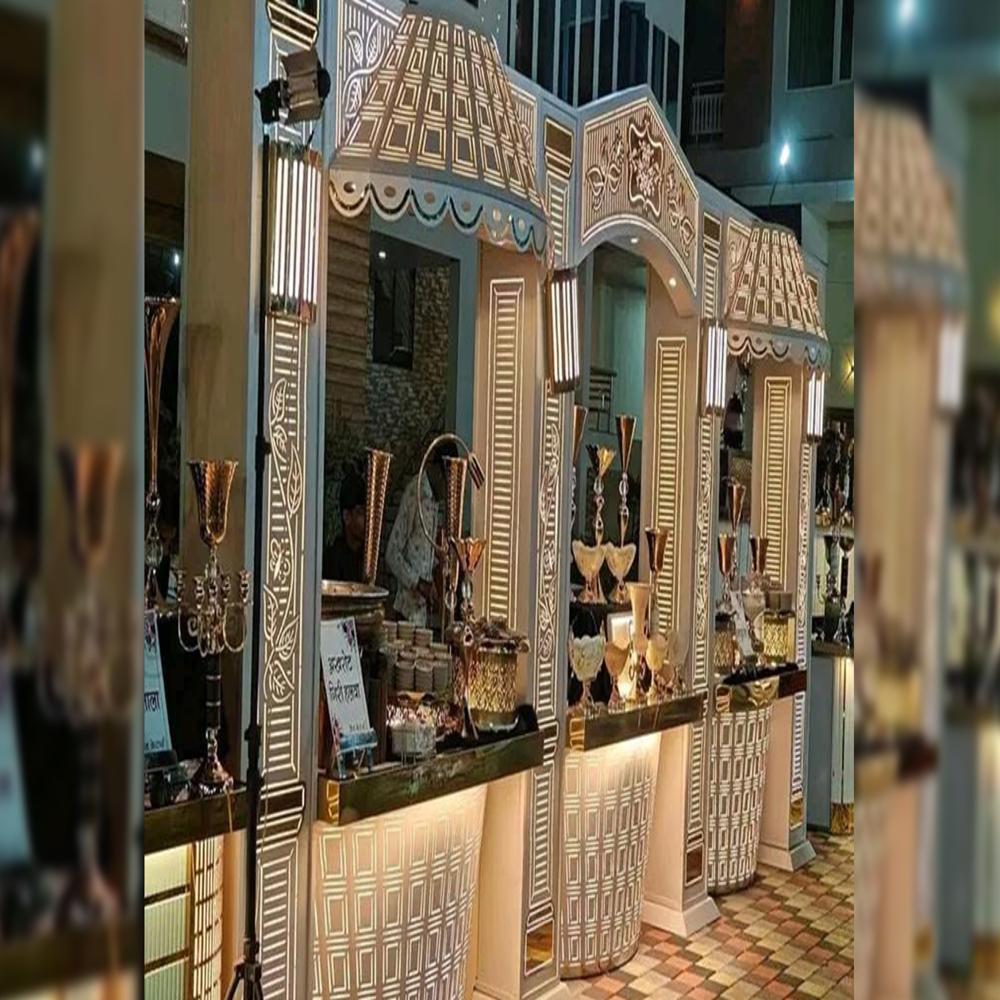 Carved flower pattern counter