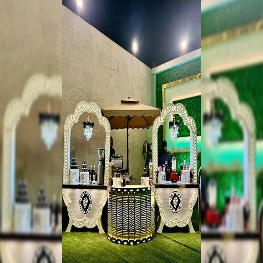 Curved side food counter