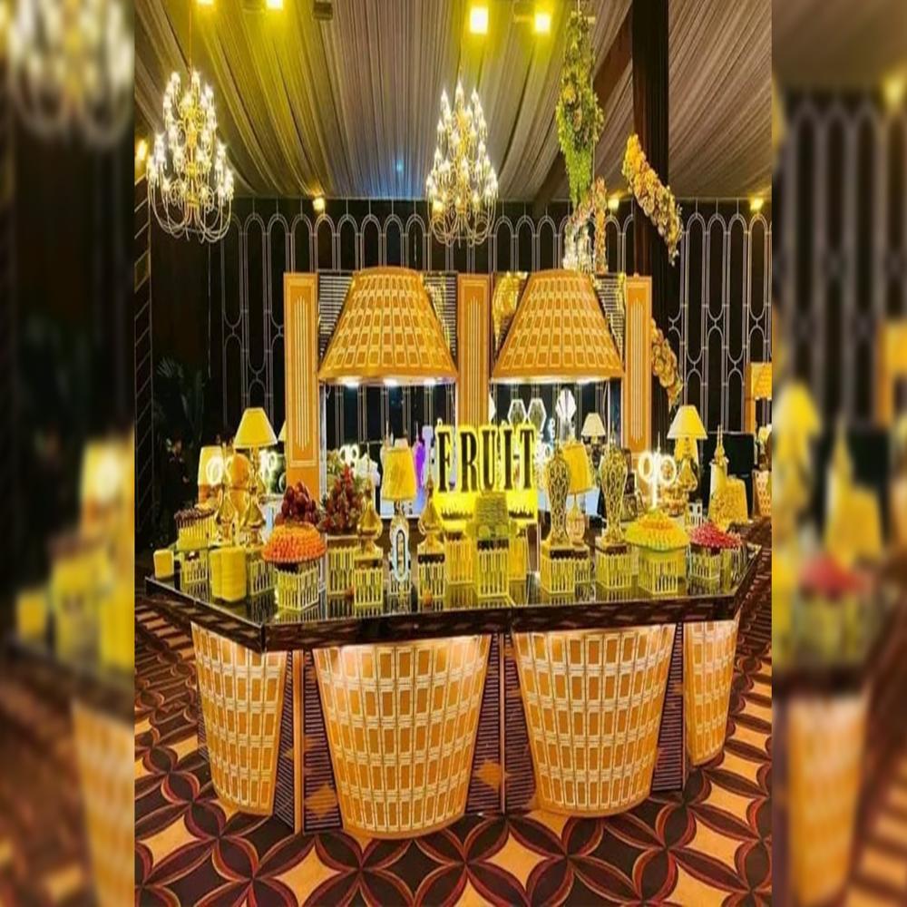 Raised top wedding counter