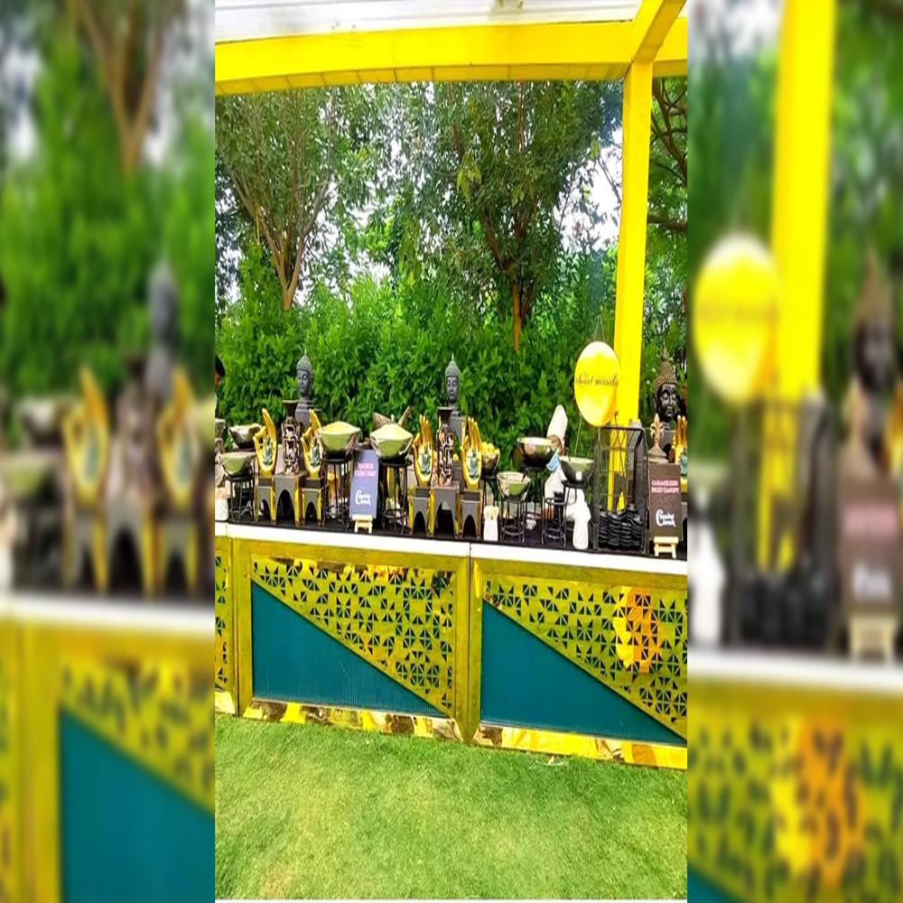 Outdoor garden wedding counter