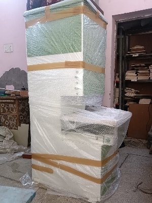 Hole punching machine
