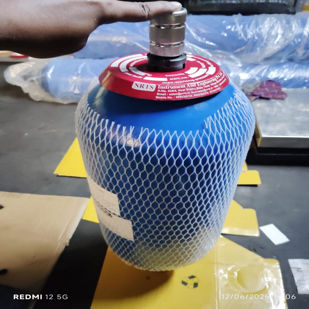 Bladder Type Accumulator - Body Material: Steel