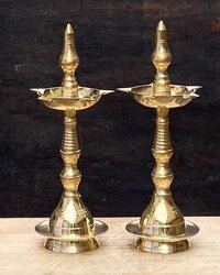 Brass Samai Kuthu Vilakku - Color: Gold