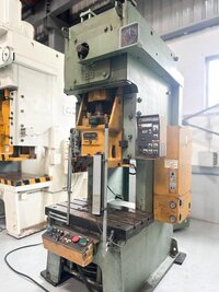 1695 AMADA  C FRAME SINGLE CRANK PRESS