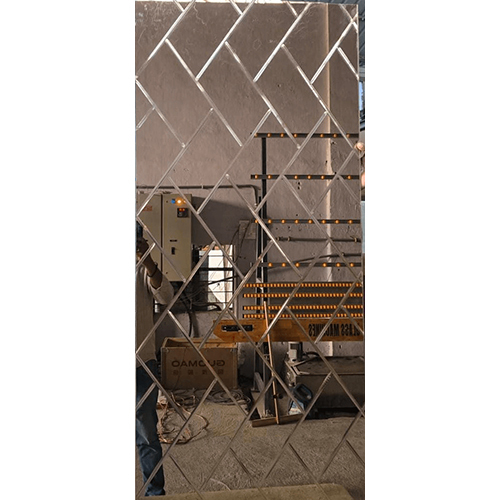 V Grooving Mirror - Color: Transparent