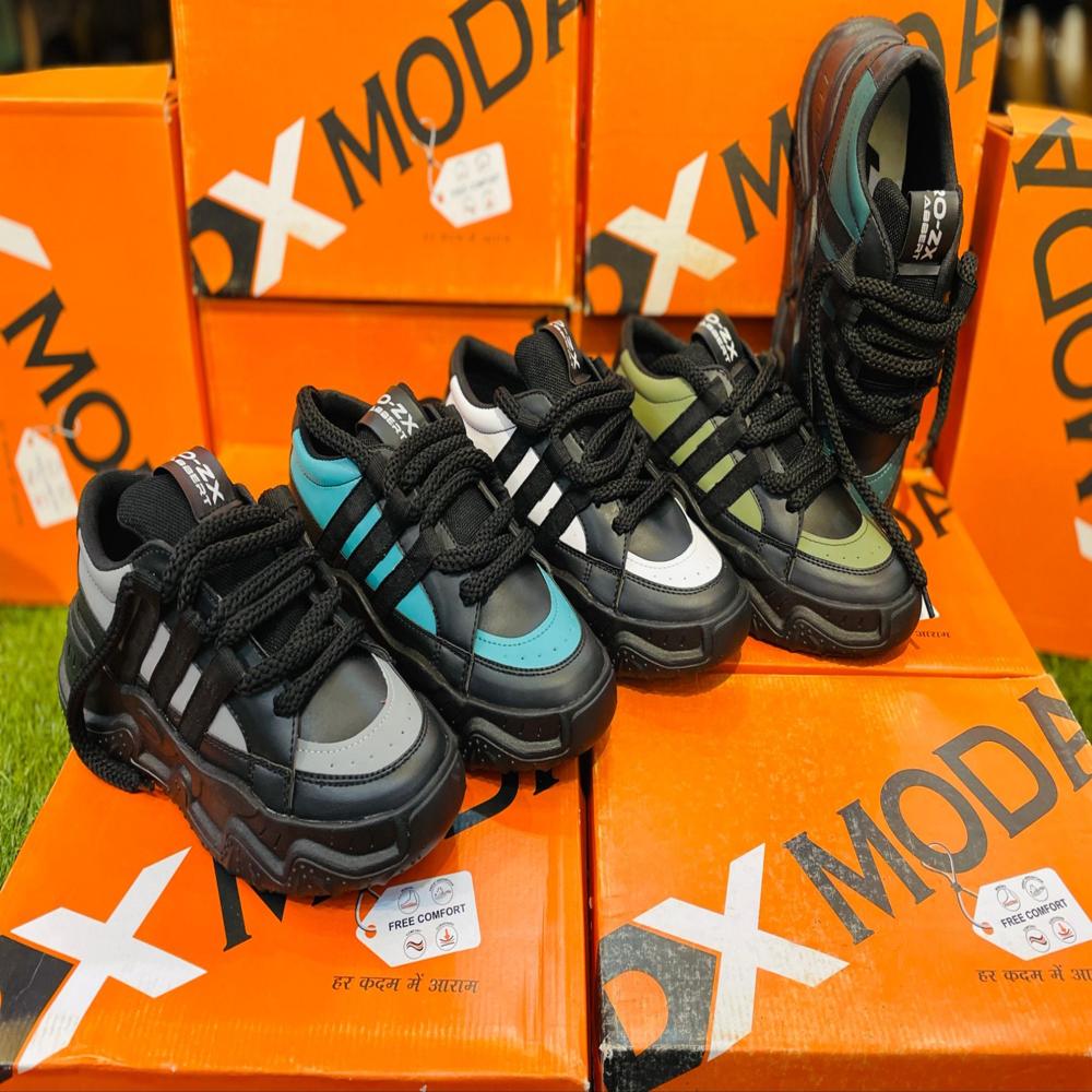 SPORTS SHOES 
