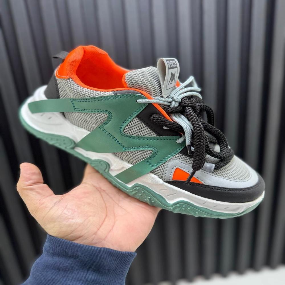 SPORTS SHOES 