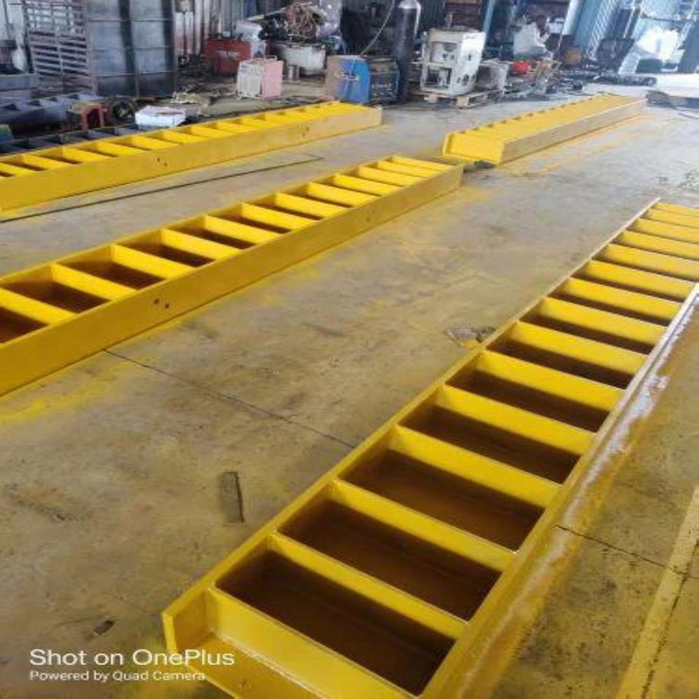 Tower Crane Resting Beam For Internal Crane - Color: Yellow
