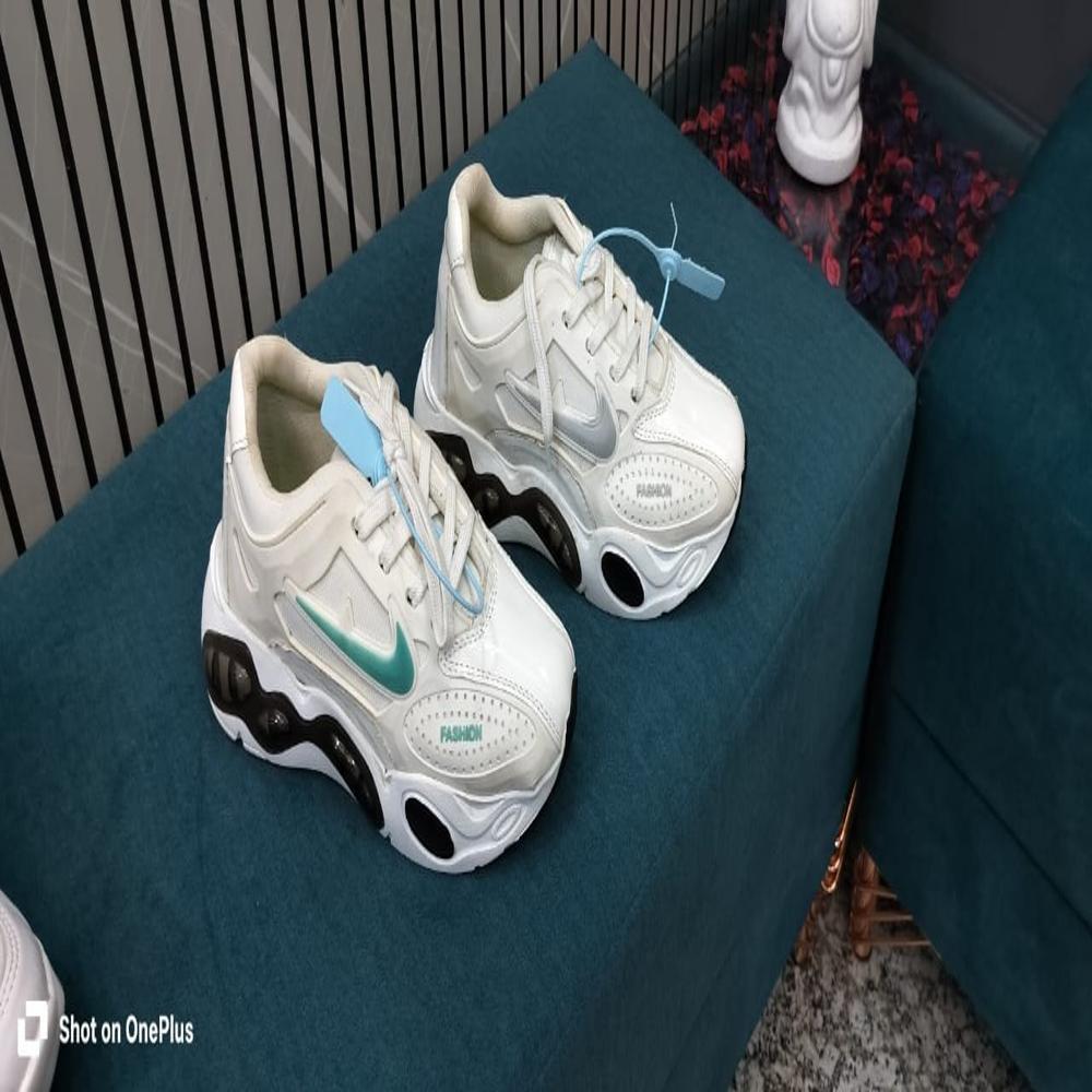 SPORTS SHOES 