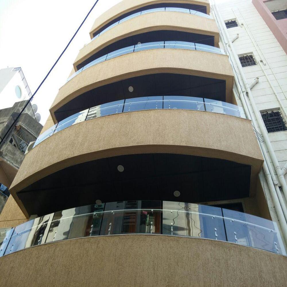 Bend Glass Partition