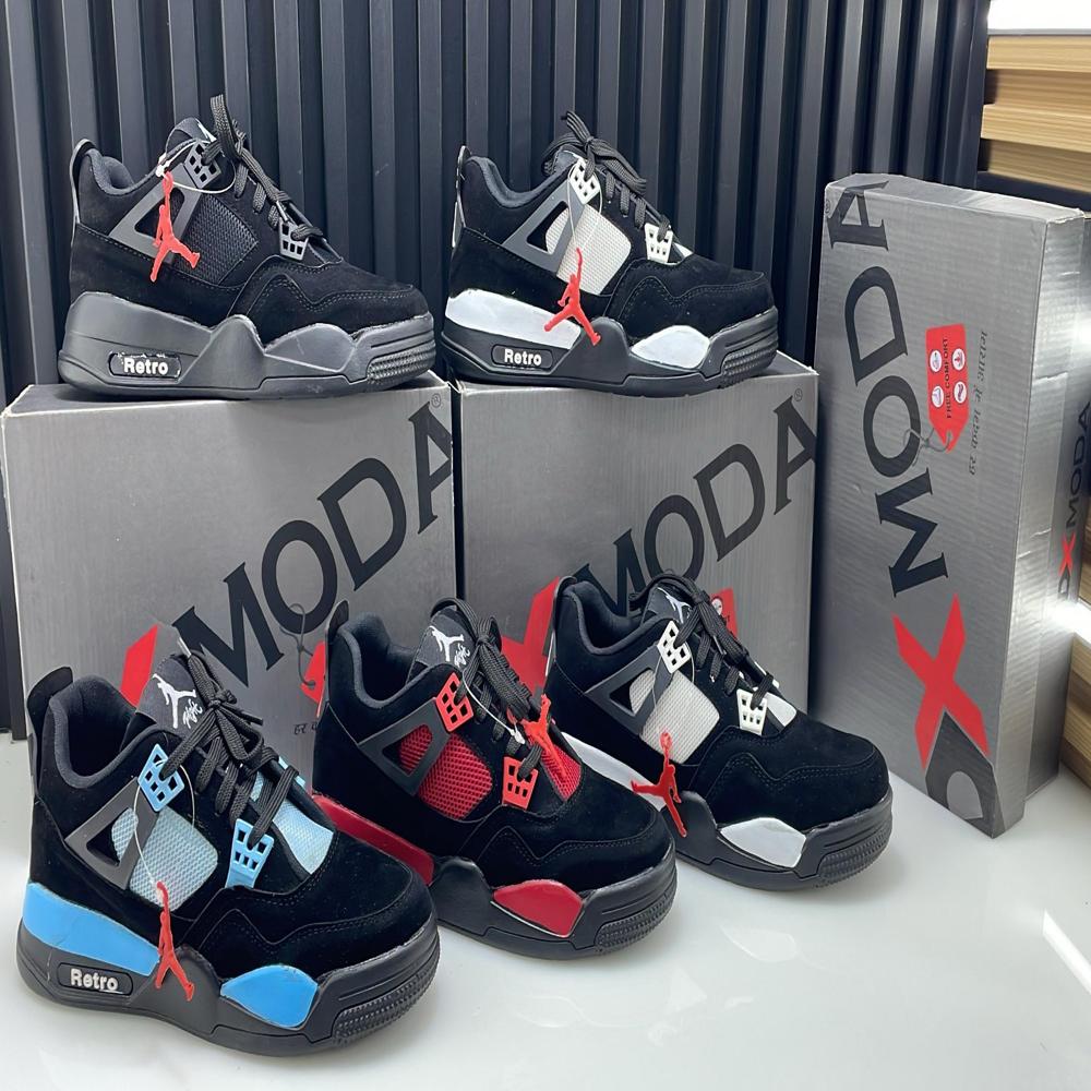SPORTS SHOES 