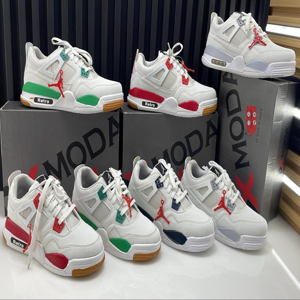 SPORTS SHOES 