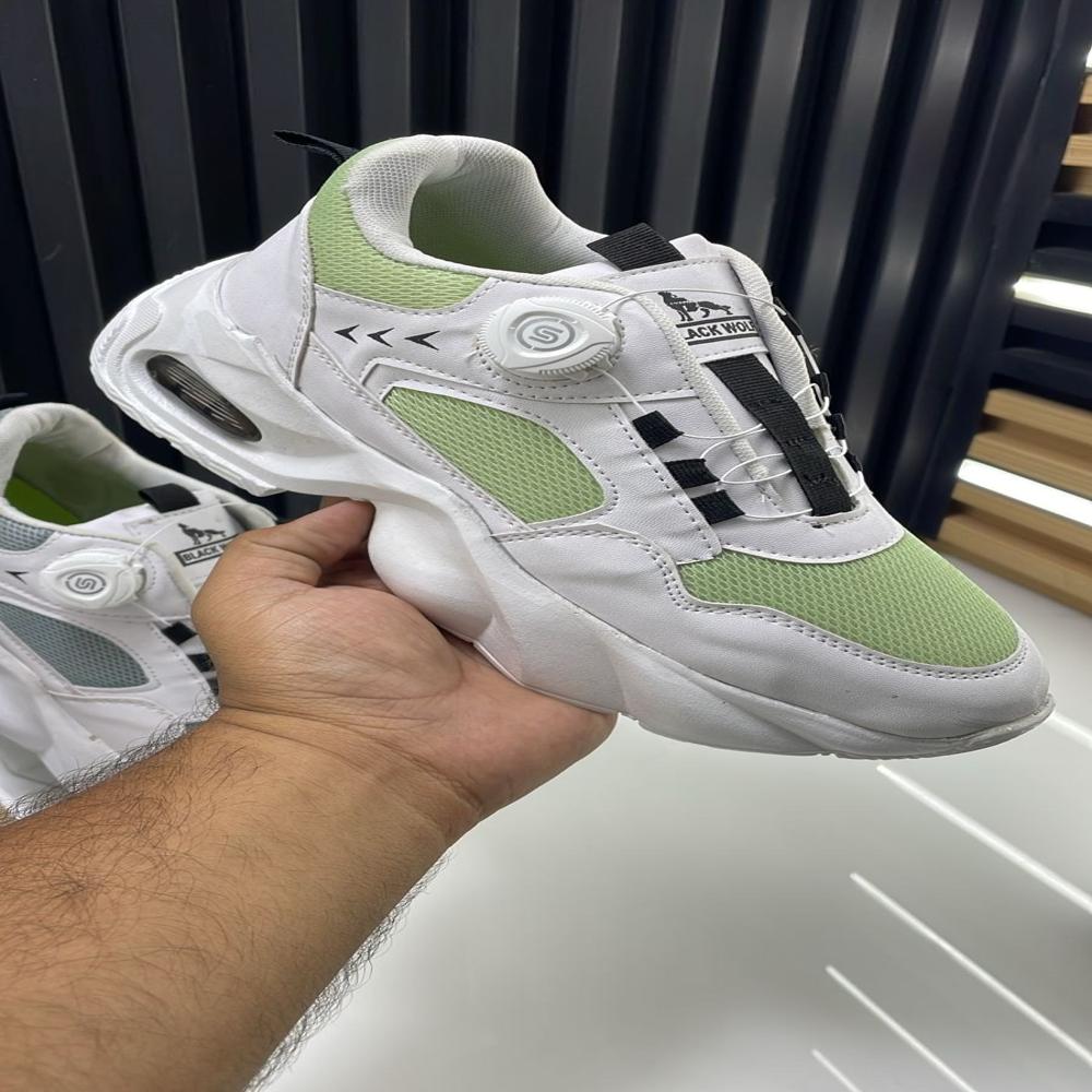 SPORTS SHOES 