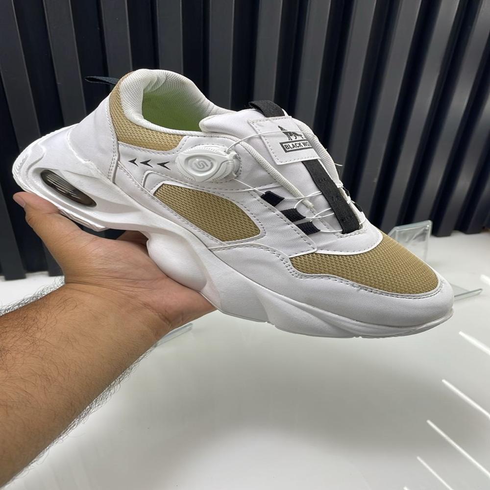 SPORTS SHOES 