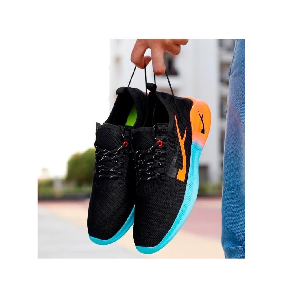 SPORTS SHOES 