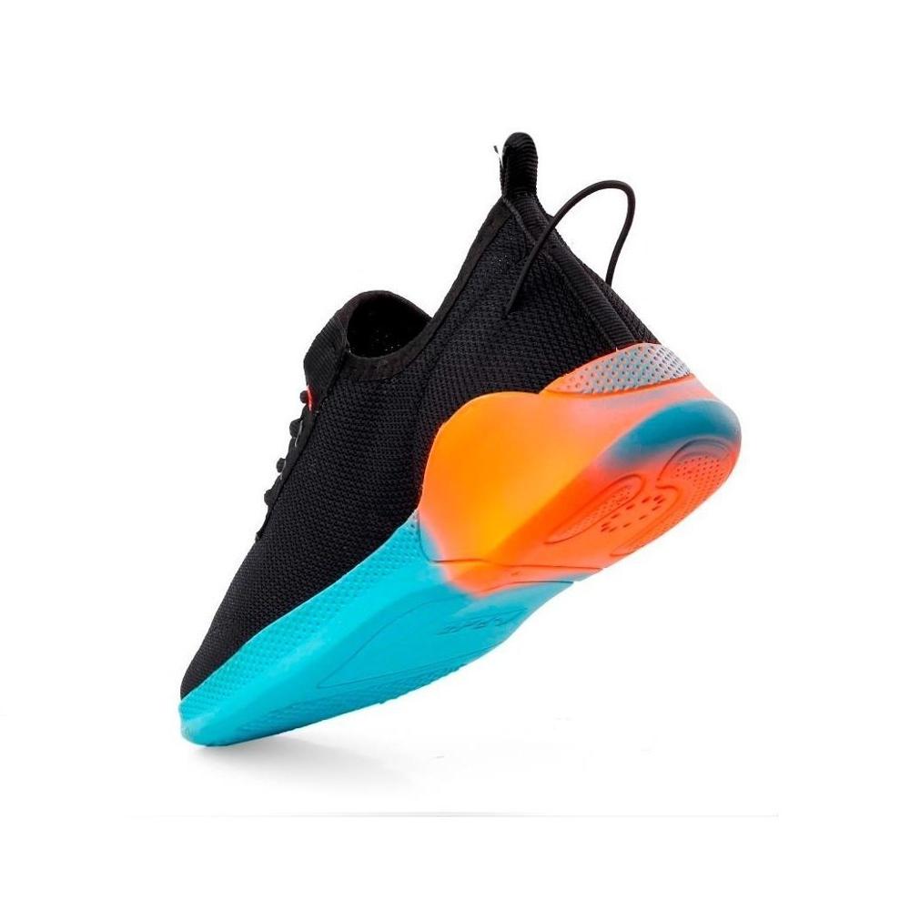 SPORTS SHOES 